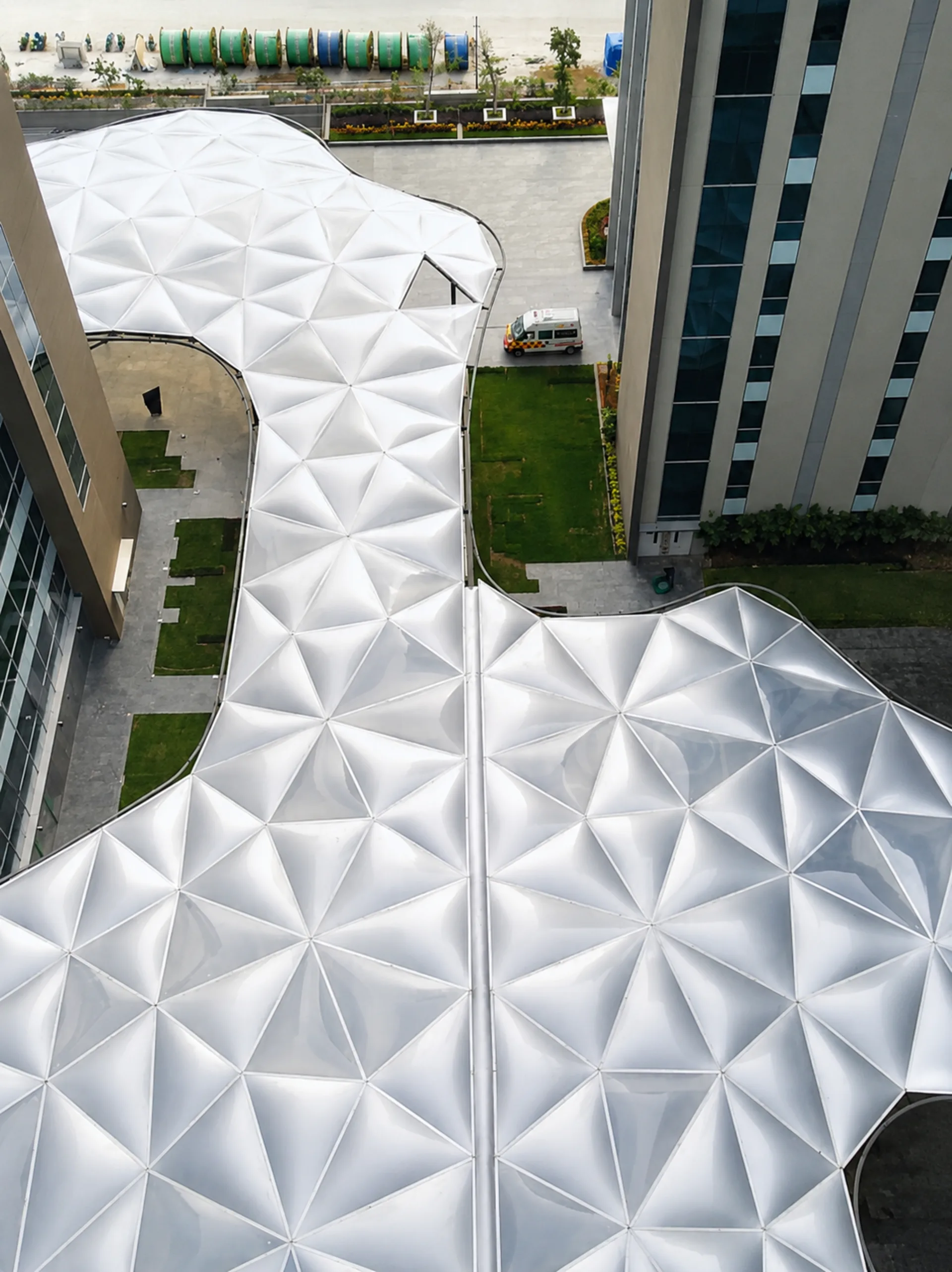 ETFE and steel canopy execution